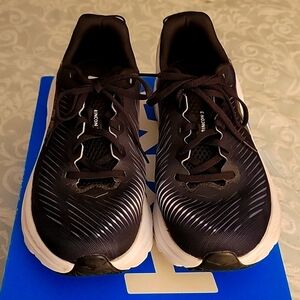 HOKA WOMEN'S RINCON 3 SIZE 10B